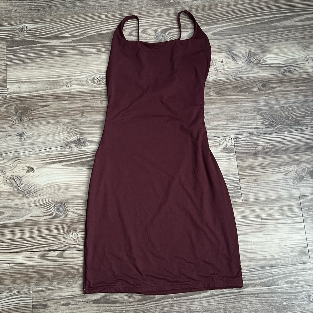 Alphalete Allure Dress Square Neck Open Twisted Back in Wine - Picture 2 of 7